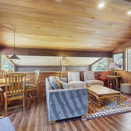 Villa Indian Hill Hush
